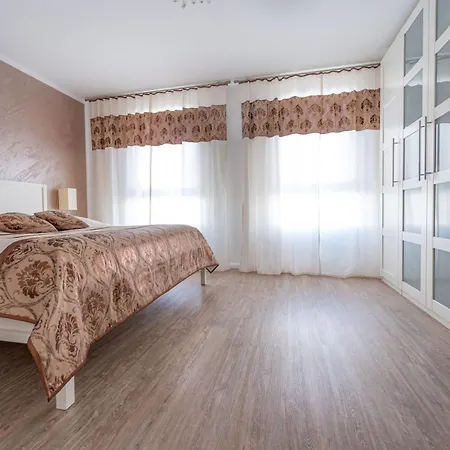 Haus In Laatzen 900 Meter Zum Messegelände Id-43 * Hannover
